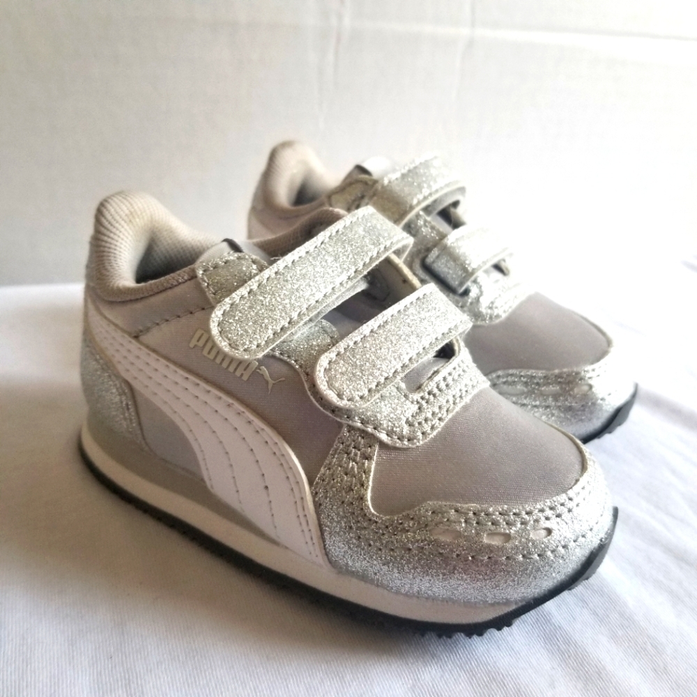 Toddler Puma Running Shoes Size CA 5.0 EUC/U.S 5C Silver,White&Sparkly